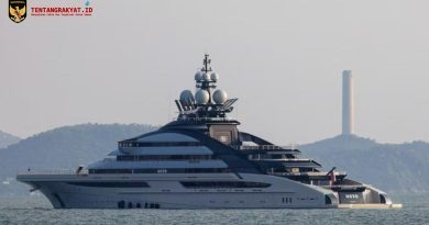 Kapal pesiar Rusia melintasi Selat Hormuz tanpa gangguan di tengah konflik militer global