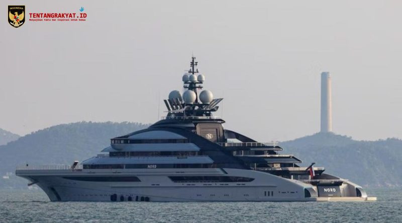 Kapal pesiar Rusia melintasi Selat Hormuz tanpa gangguan di tengah konflik militer global